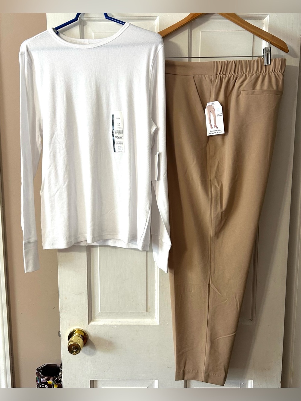Womens Time and Tru Tapered Cropped Pants w/ Shirt Size 2X (22)